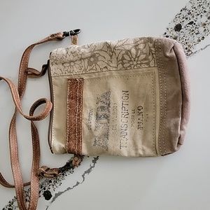 Myra crossbody bag